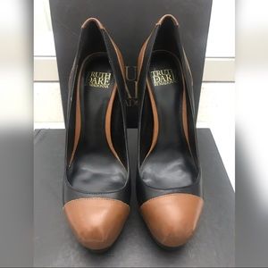 Truth or Dare by Madonna Rochelle Black Tan Pumps
